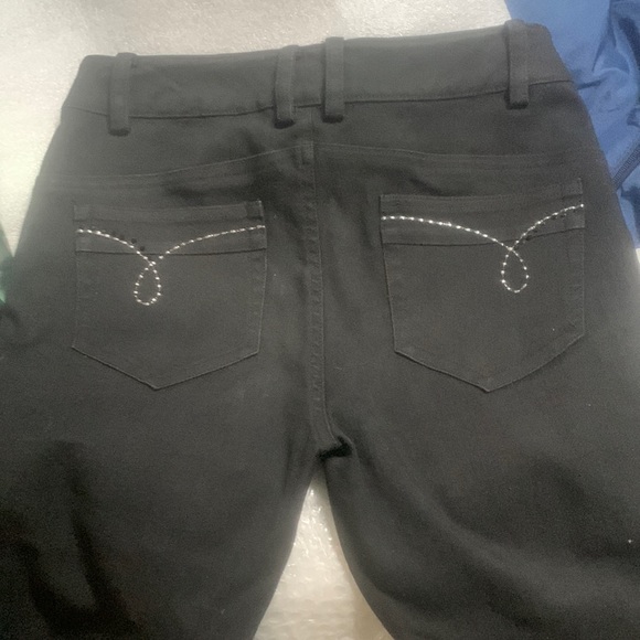 Denim capris.  Quality material. No wear and tear. Dark blue-black. - Picture 4 of 6